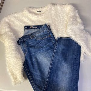 For All Man Kind Size 28 Jeans & Small Fuzzy Sweater Outfit